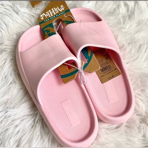 NWT Mad Love Star Slide Sandals SIZE 6 - Picture 3 of 7